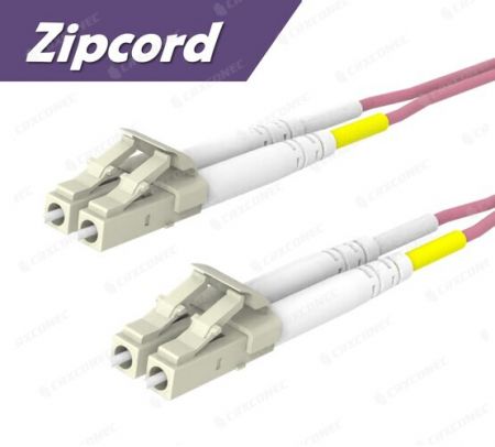 Cable de parcheo multimodo de fibra OM4 LC a LC dúplex de 25M en funda de PVC - Cable de parcheo de fibra LC OM4 Zipcord