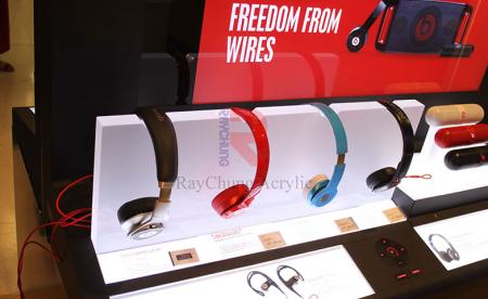 Beats Earphone Display Stand: The Beats earphone display stand adopts the diffusion sheet produced by Shanghai Ray Chung Acrylic to fabricate. Though the light diffusion, it elevates the quality image and brand value of Beats earphone.