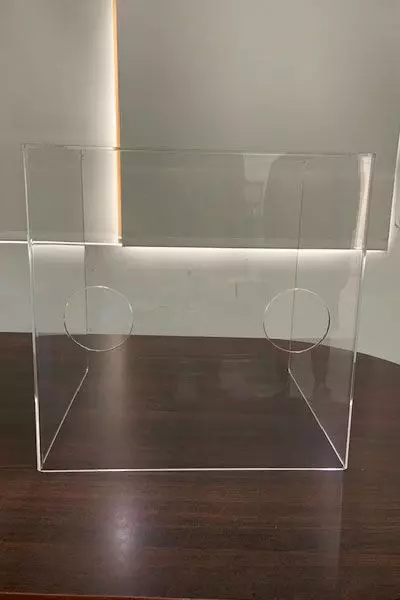 Caja de aerosol, panel de partición de acrílico para escritorio.